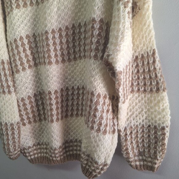 Vine and Love Boutique Chunky Knit Sweater Brown Stripes Soft Acrylic Oversized - Picture 5 of 9